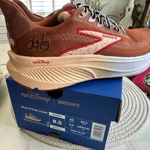 Brand New Brooks Ghost 17 Chip 'n Dale Brown Running Shoes (never worn) Sz 8.5